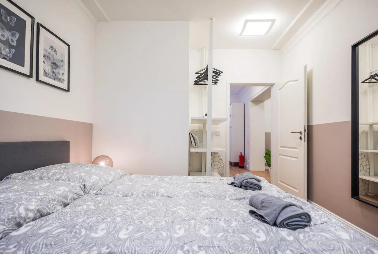 Stylish & Cosy Apartment Next To The U-Bahn ハンブルク 0*,  ドイツ